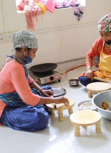 Women making khakhra during the Khakhra Program